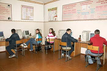 Средняя школа №90 пос.Чунский - В компьютерном классе